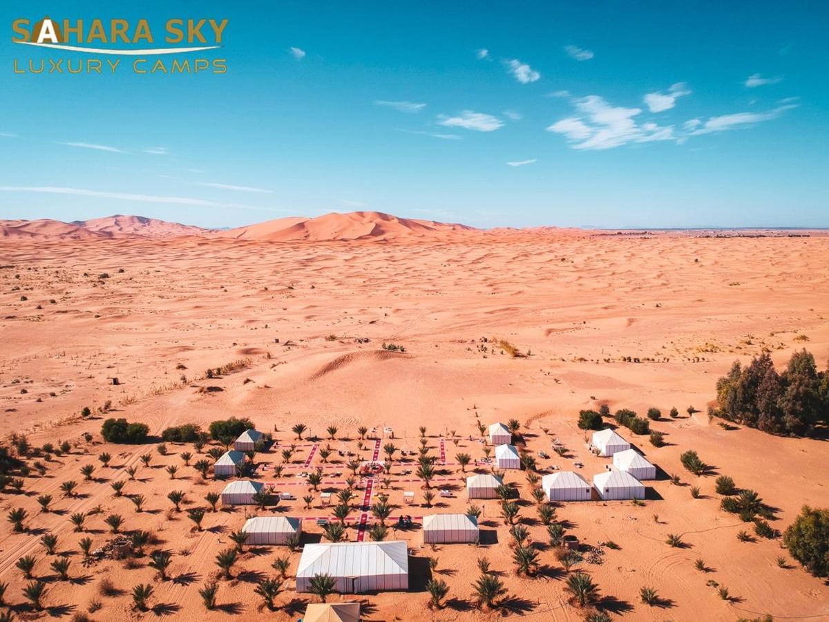 Отель Sahara Sky Luxury Camp Мерзуга Экстерьер фото