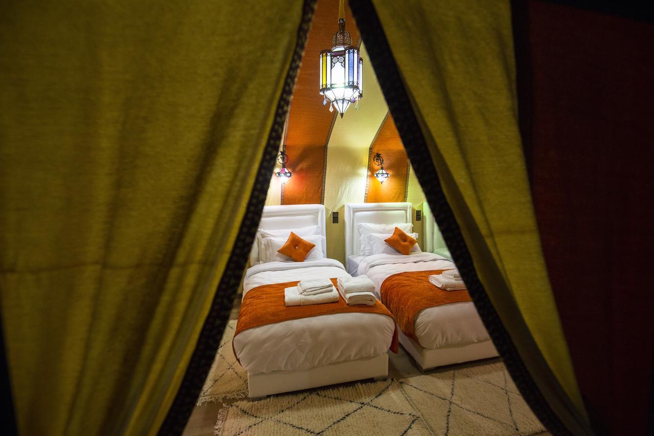 Отель Sahara Sky Luxury Camp Мерзуга Экстерьер фото