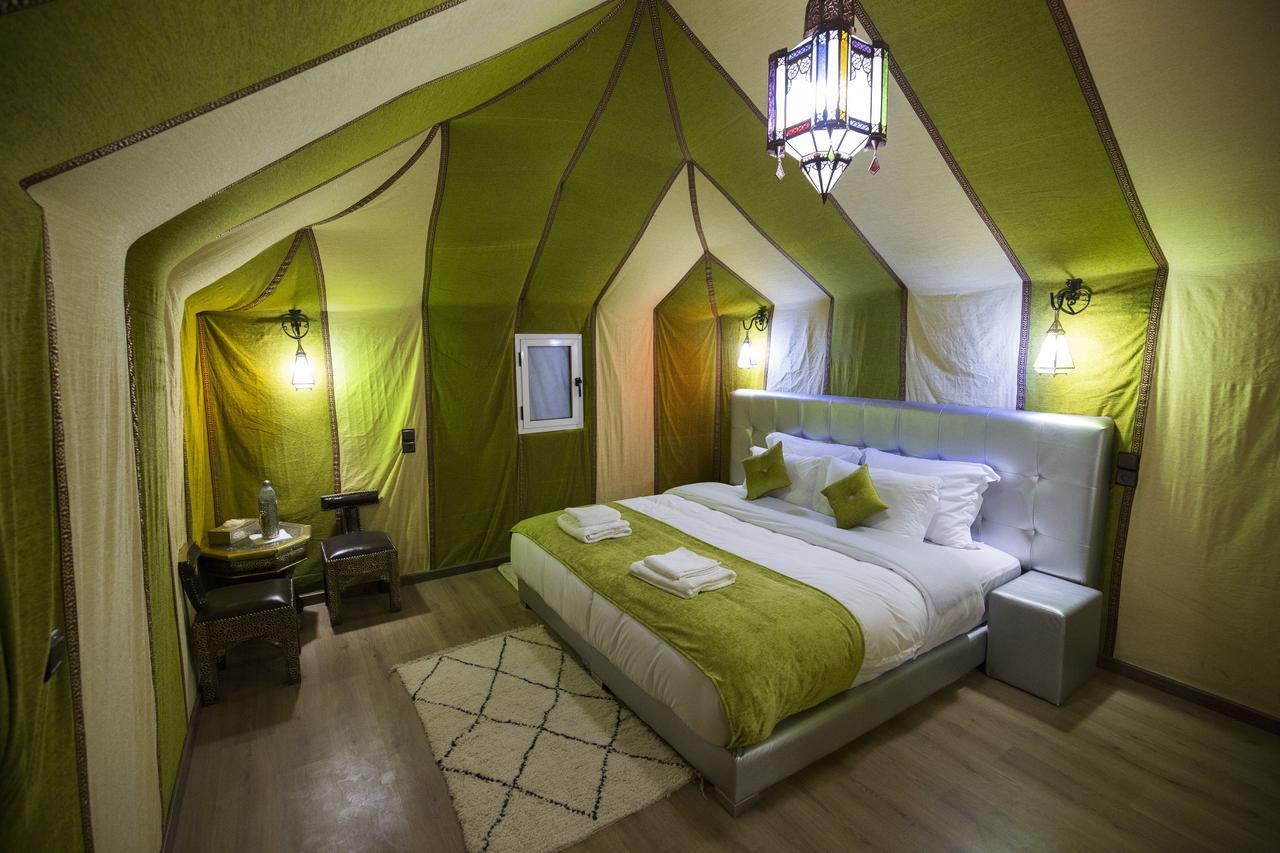 Отель Sahara Sky Luxury Camp Мерзуга Экстерьер фото
