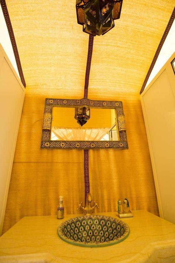 Отель Sahara Sky Luxury Camp Мерзуга Экстерьер фото