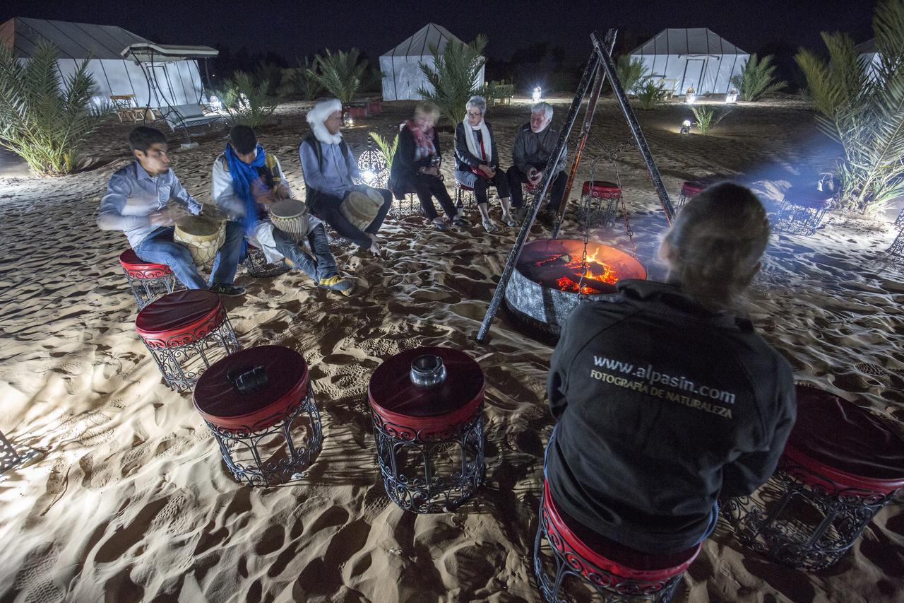 Отель Sahara Sky Luxury Camp Мерзуга Экстерьер фото