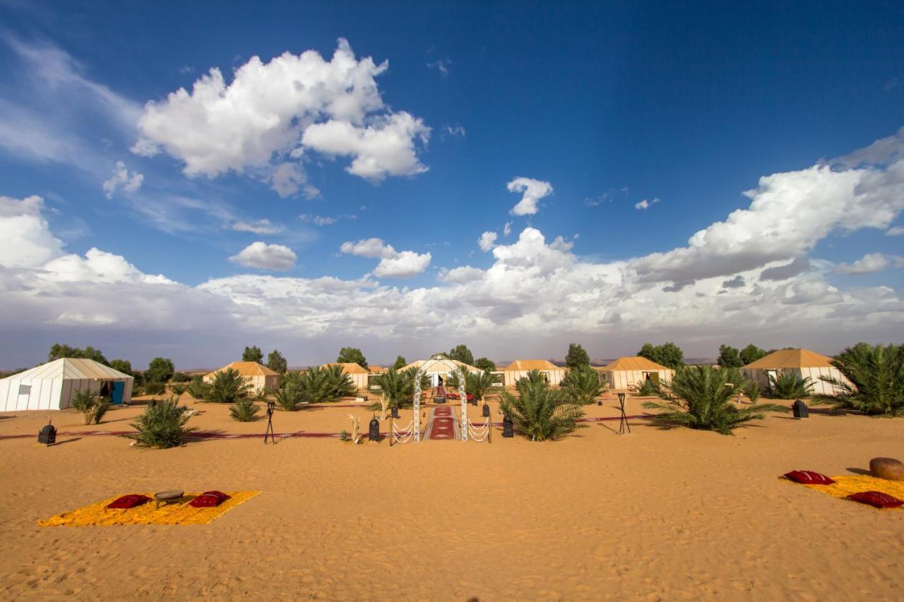Отель Sahara Sky Luxury Camp Мерзуга Экстерьер фото