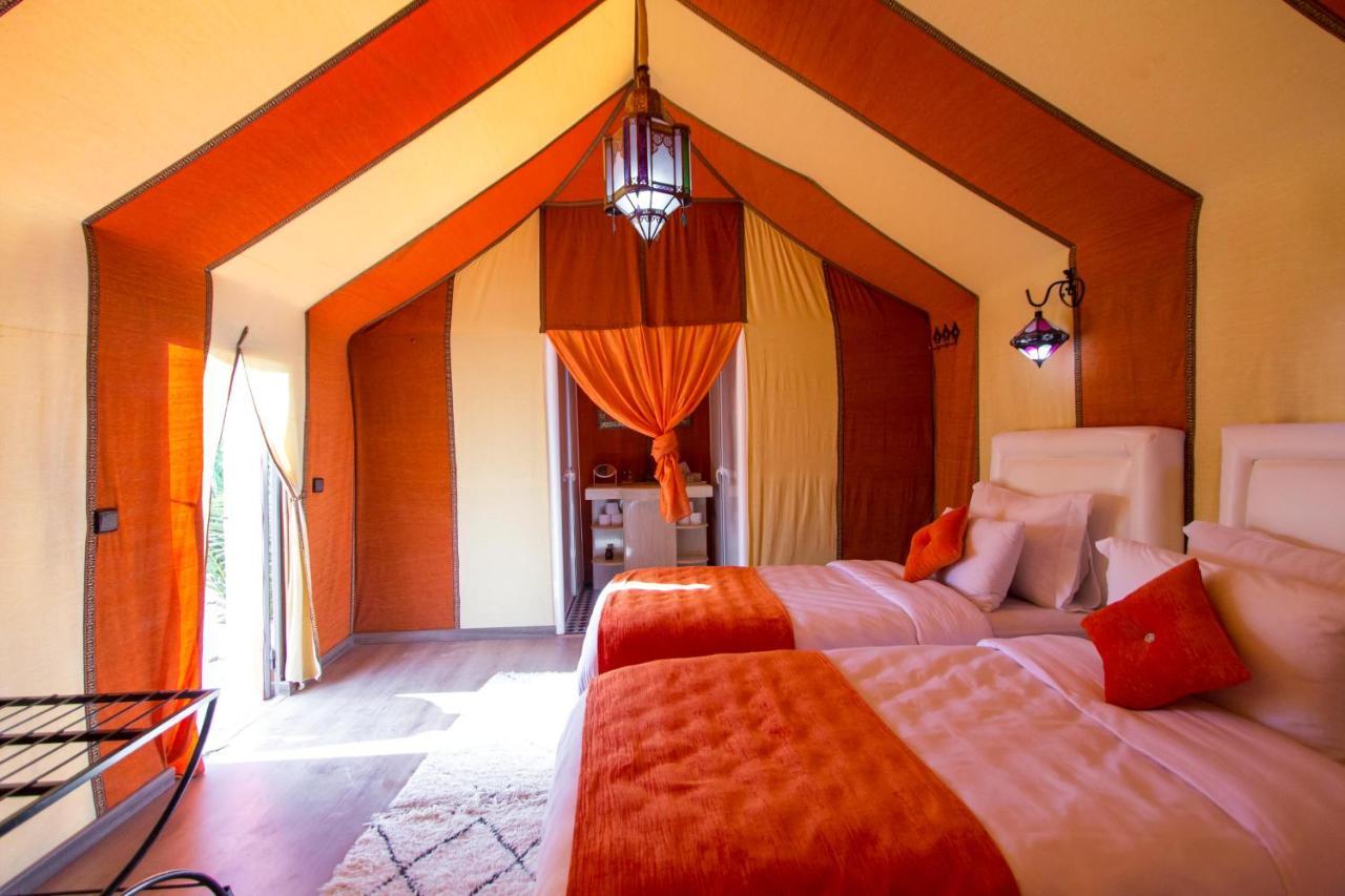 Отель Sahara Sky Luxury Camp Мерзуга Экстерьер фото