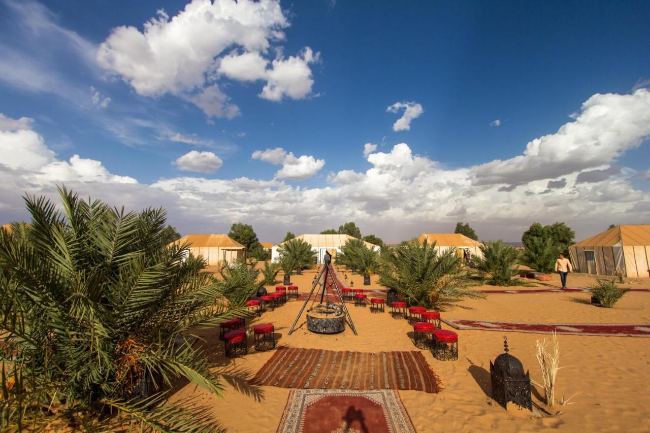Отель Sahara Sky Luxury Camp Мерзуга Экстерьер фото