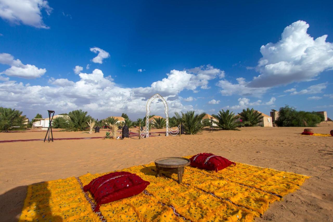 Отель Sahara Sky Luxury Camp Мерзуга Экстерьер фото