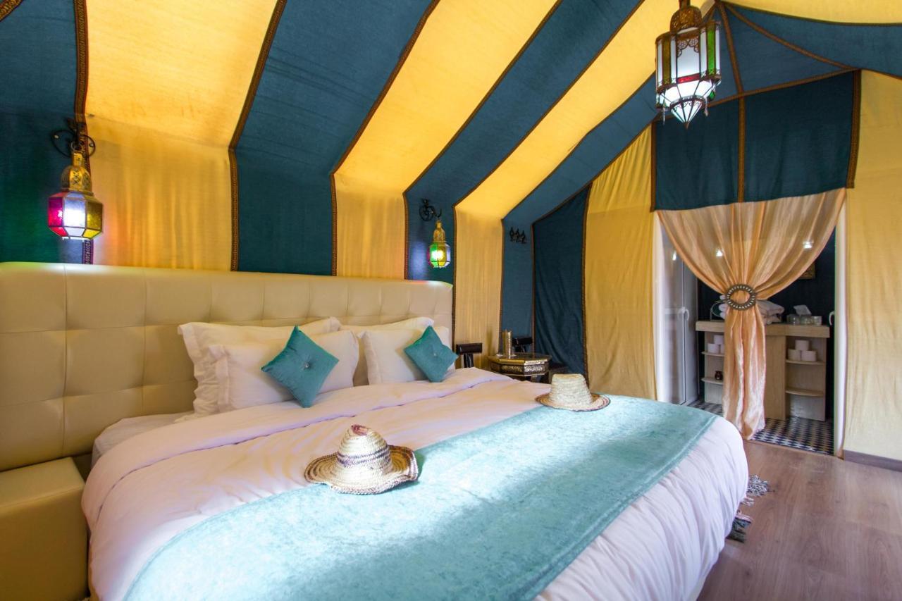 Отель Sahara Sky Luxury Camp Мерзуга Экстерьер фото