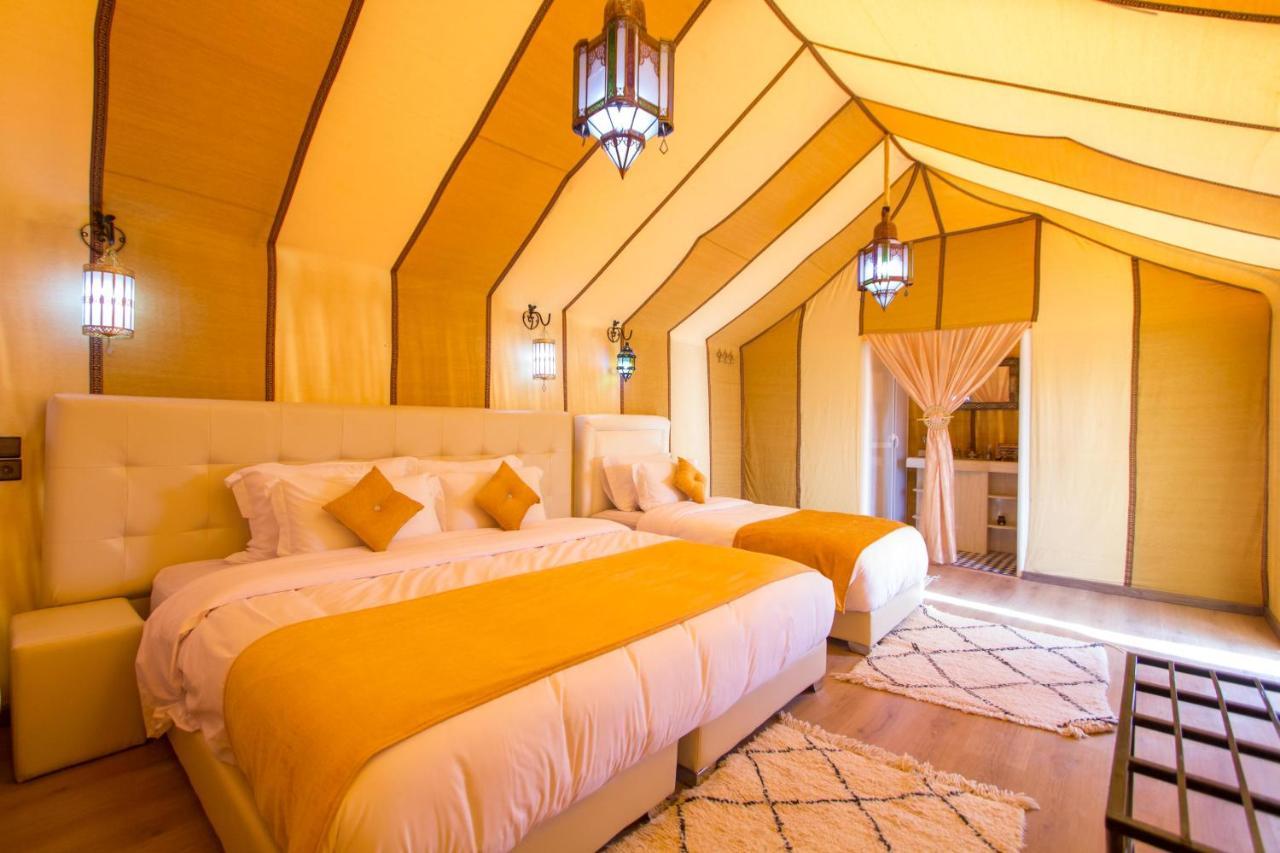 Отель Sahara Sky Luxury Camp Мерзуга Экстерьер фото