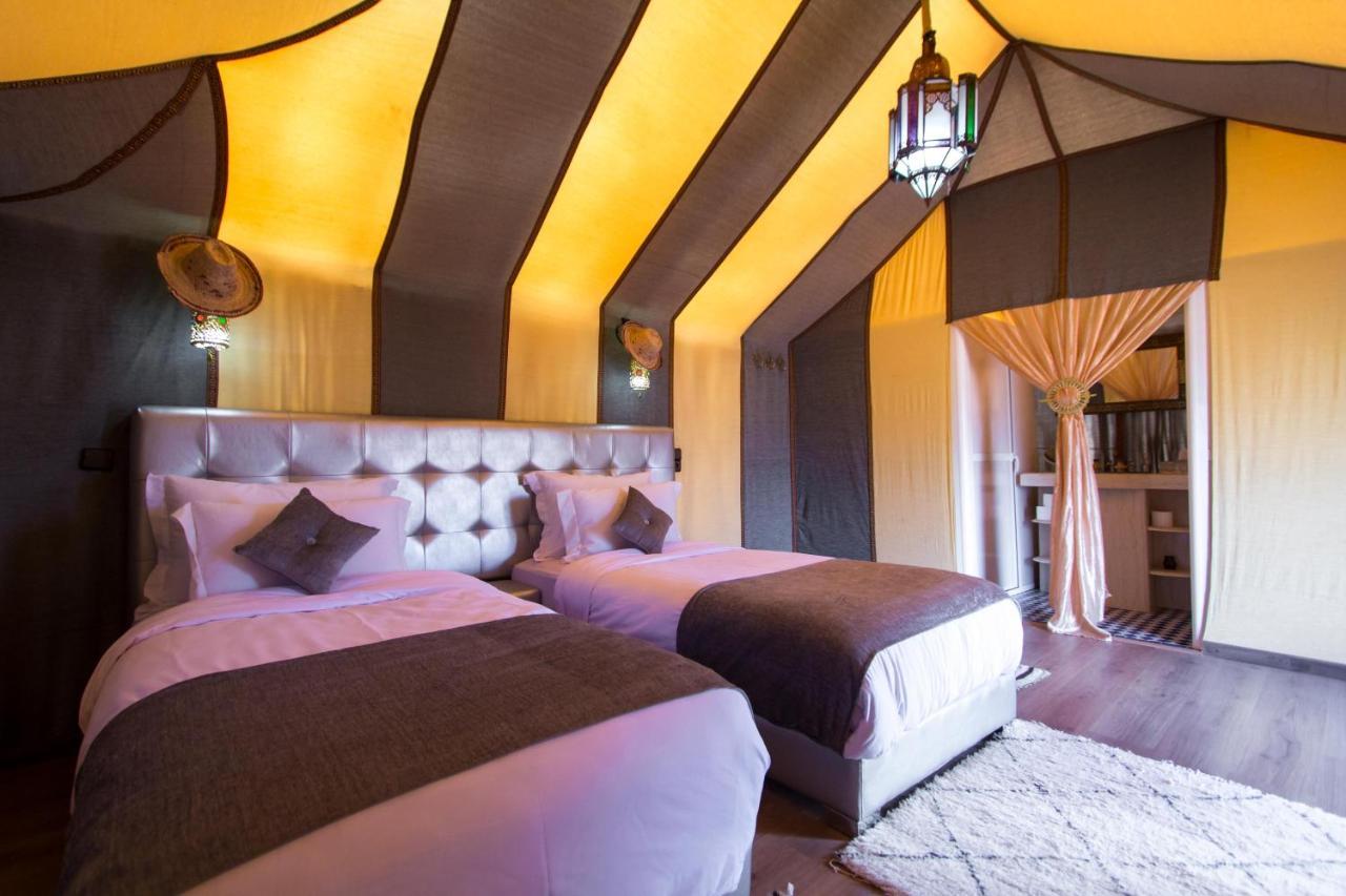 Отель Sahara Sky Luxury Camp Мерзуга Экстерьер фото