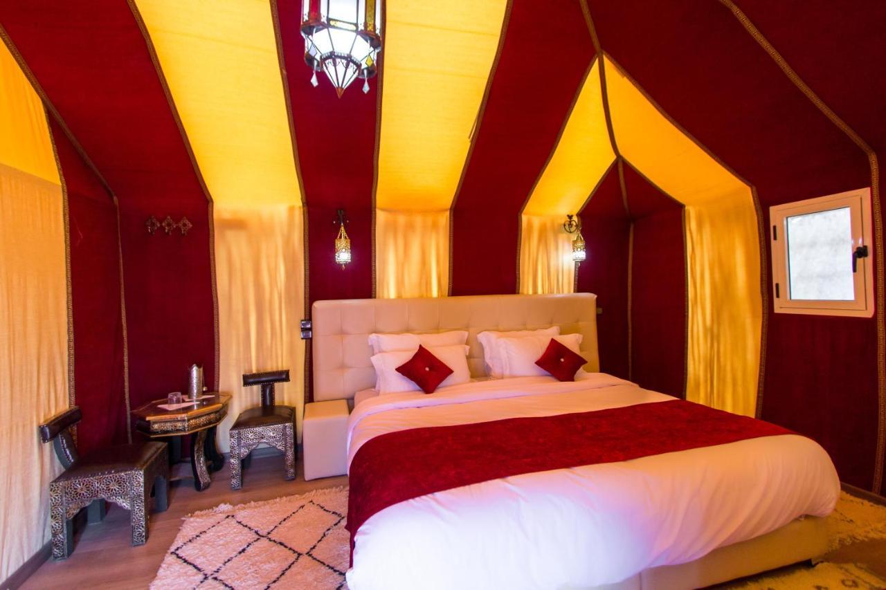 Отель Sahara Sky Luxury Camp Мерзуга Экстерьер фото
