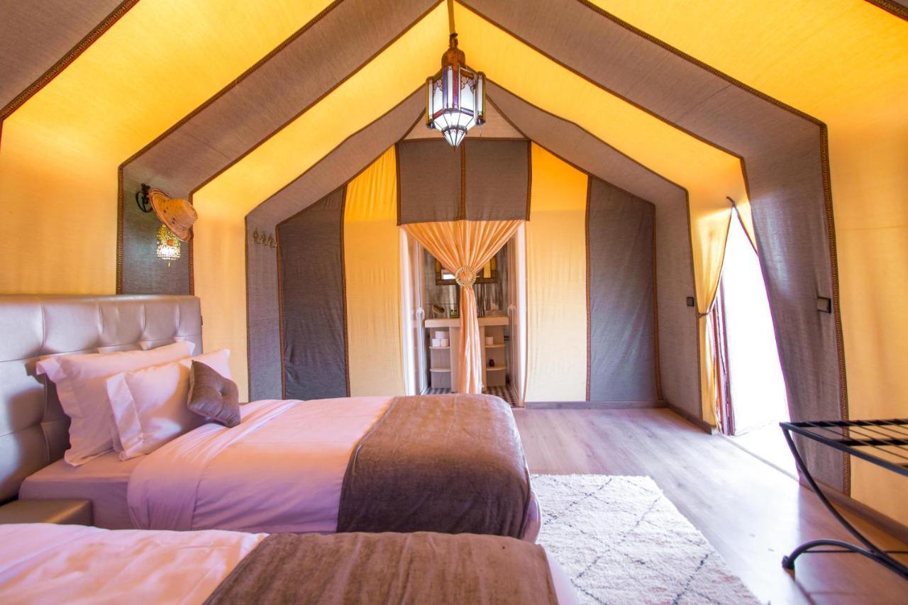 Отель Sahara Sky Luxury Camp Мерзуга Экстерьер фото